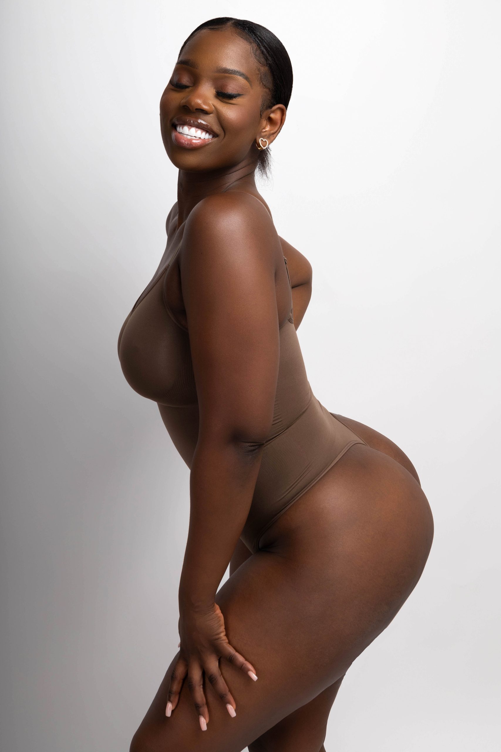 Seamless Sculpt Thong Bodysuit – Image 5