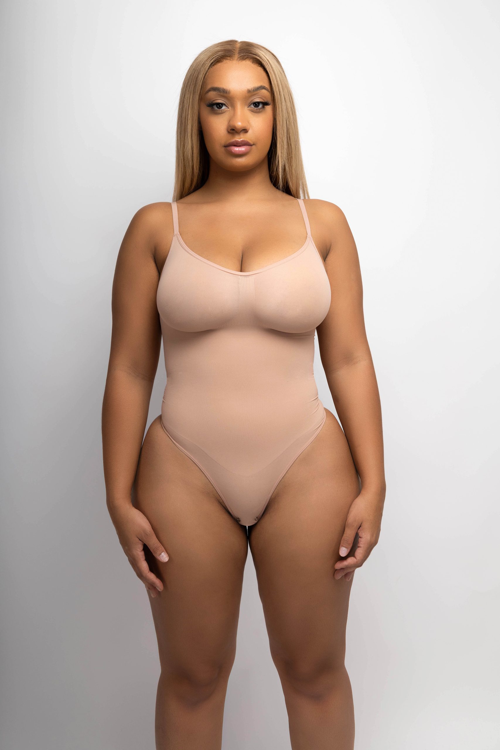Seamless Sculpt Thong Bodysuit – Image 3